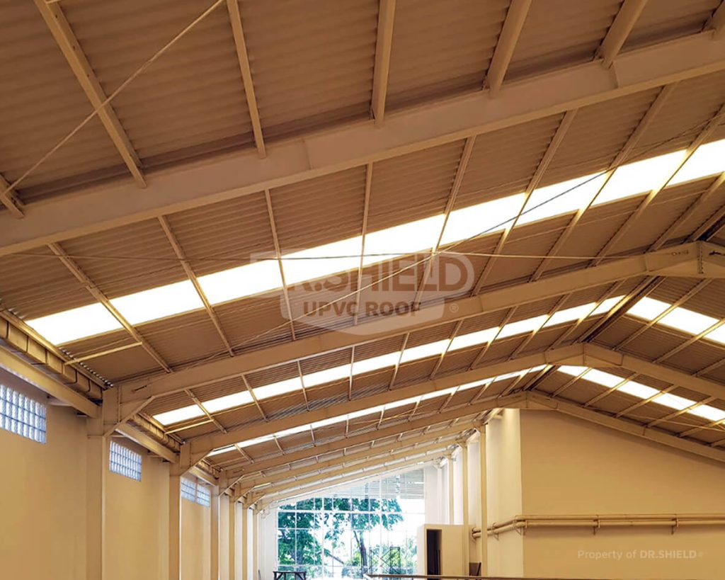 Atap Polycarbonate pada warehouse
