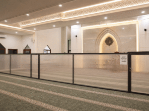 polycarbonate penyekat ruangan